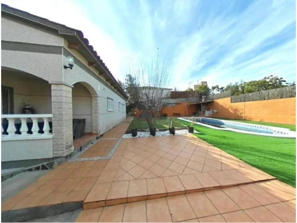 Casa Con Piscina De 8-14 Personas Villa Calafell